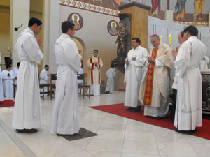 Ceremonia de ordenación en Diócesis de San Bernardo.