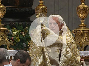 Papa Benedicto XVI en reportaje Vaticano